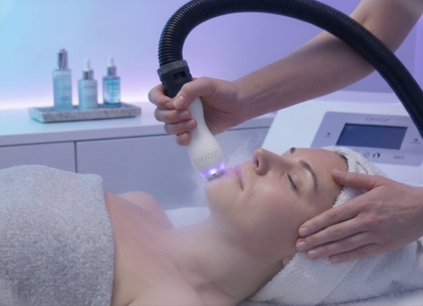 Cryo-Facial: Lifting und Glow durch Kältetherapie